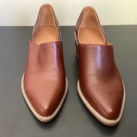 Universal Threads Women’s Rylie Slip On Boots Faux Leather Brown Size 6.5 - Picture 1 of 7